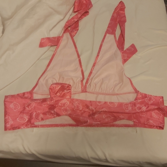 ๐ง Y2K HELLO KITTY SATIN/SILK LACE HOT PINK HALTER BEACH TOP - Picture 3 of 4